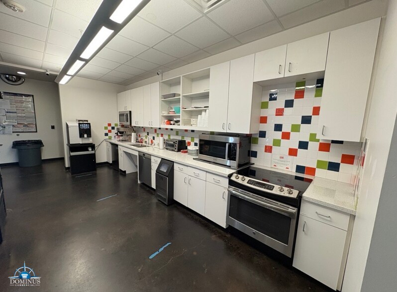 More Photos Of 30 Pinnacle Way, Pasadena Office For Sale