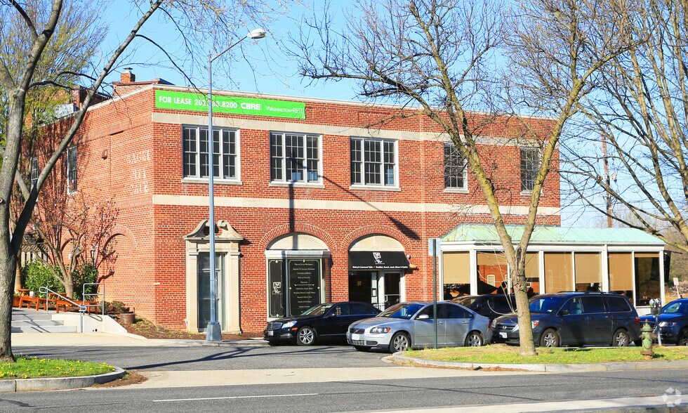 More Photos Of 4820 Massachusetts Ave NW, Washington Unknown For Lease