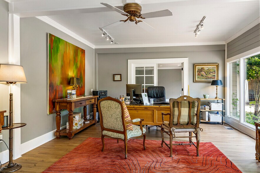 More Photos Of 240 E California St, Jacksonville Hotel For Sale