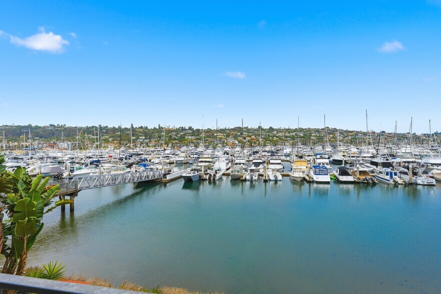 More Photos Of 1551 Shelter Island Dr, San Diego Hotel For Lease