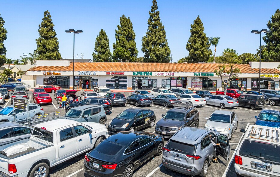 More Photos Of 6900-7100 S Santa Fe Ave, Huntington Park Unknown For Lease