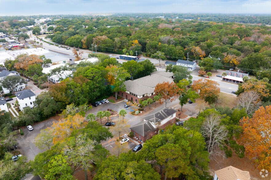 More Photos Of 1037 Chuck Dawley Blvd, Mount Pleasant Office Residential For Lease