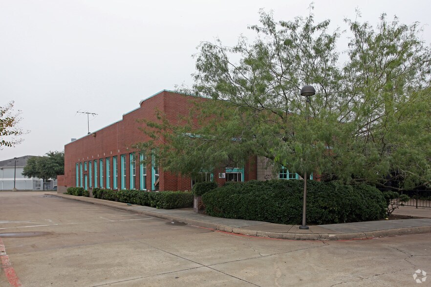 More Photos Of 9220 Skillman St, Dallas Unknown For Lease