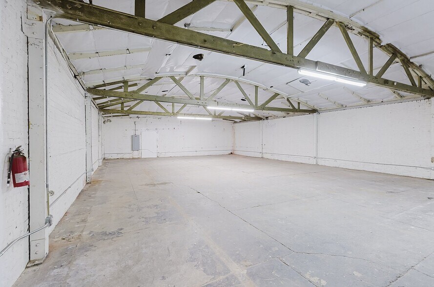 More Photos Of 965-973 E 31st St, Los Angeles Warehouse For Sale