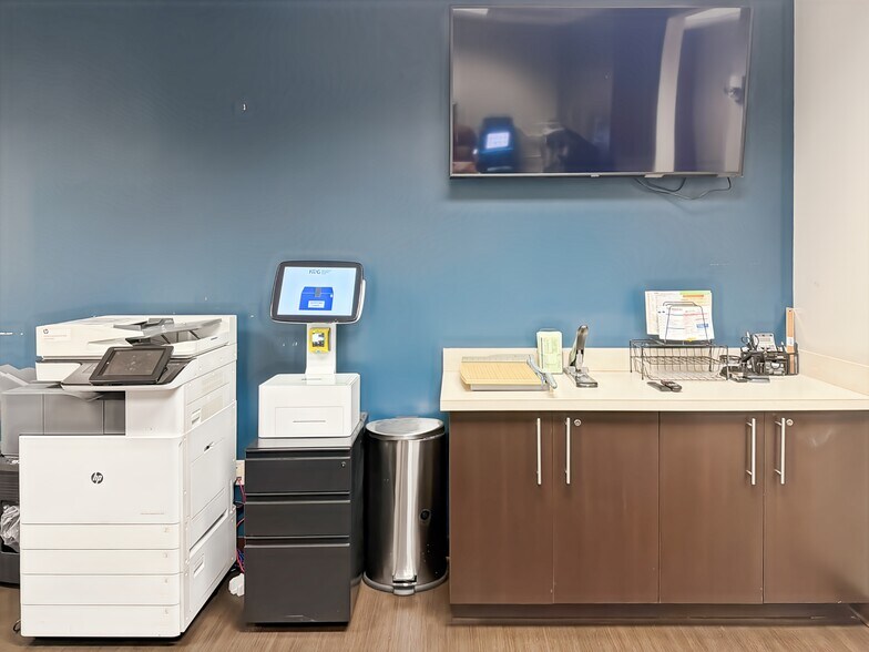 More Photos Of 6303 Waterford District Dr, Miami Coworking Space