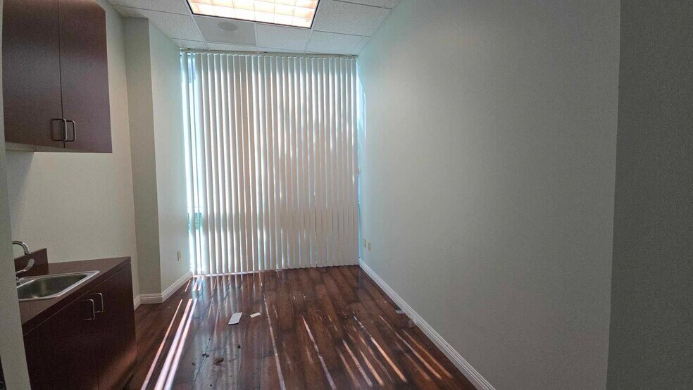 More Photos Of 15775 Laguna Canyon Rd, Irvine Medical For Lease