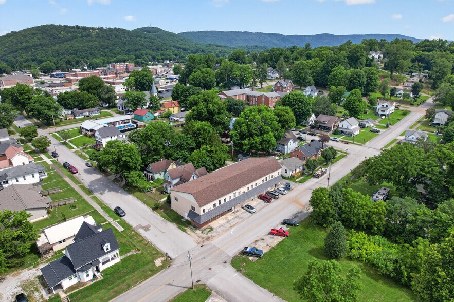 More Photos Of 201-302 Sewanee st St, Harriman Apartments For Sale