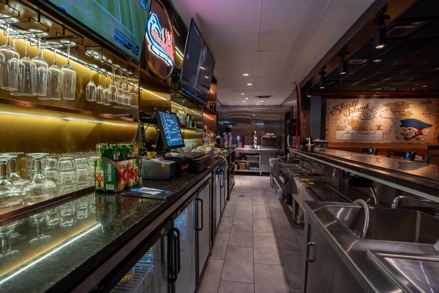 More Photos Of 4002 Spencer Hwy, Pasadena Restaurant For Lease