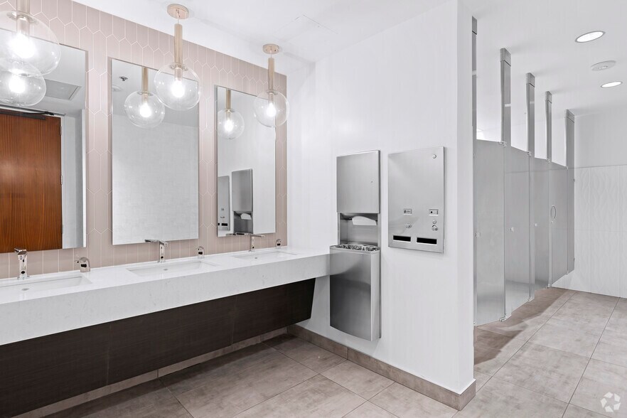 Photo of 9th Floor Ste 950