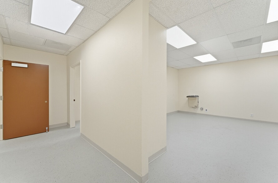 More Photos Of 6006 N El Dorado St, Stockton Office For Sale