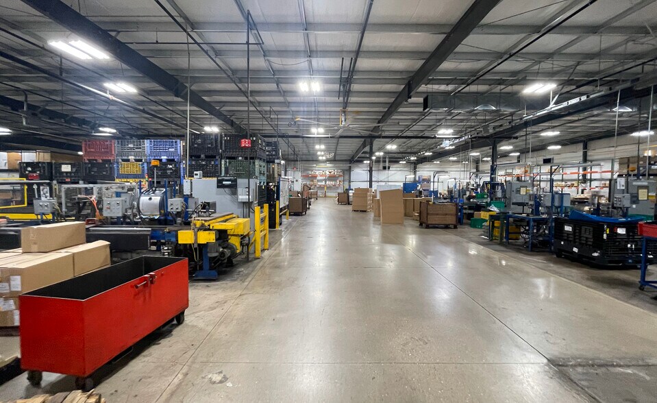 More Photos Of 1676 Rowe Pky, Poplar Bluff Industrial For Sale