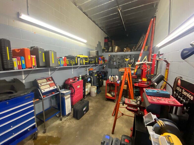 More Photos Of 321 Centreville, Belleville Industrial For Sale