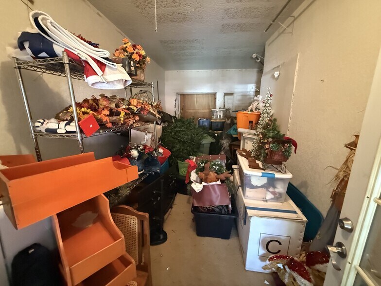 More Photos Of 21 Main St, Titusville General Retail For Sale