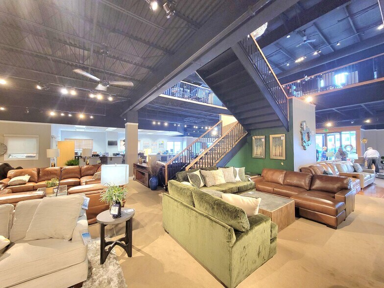 More Photos Of 8365 Wicker Ave, Saint John Department Store For Sale