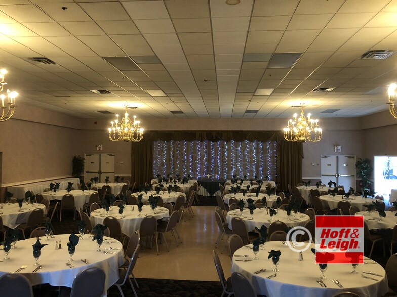 More Photos Of 26383 Broadway Ave, Bedford Bowling Alley For Sale