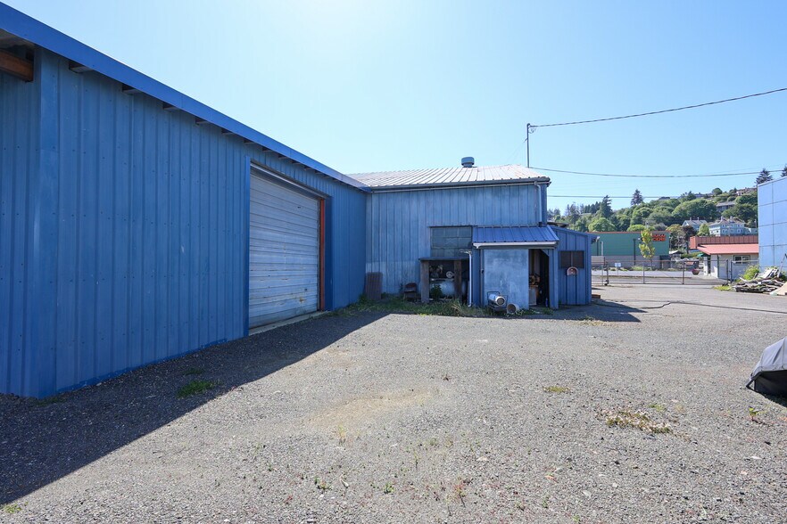 More Photos Of 390 N Front St, Coos Bay Industrial For Sale