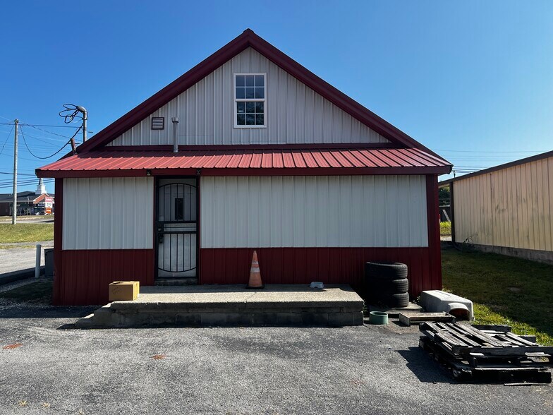 More Photos Of 451 N Wilson Rd, Radcliff Freestanding For Sale