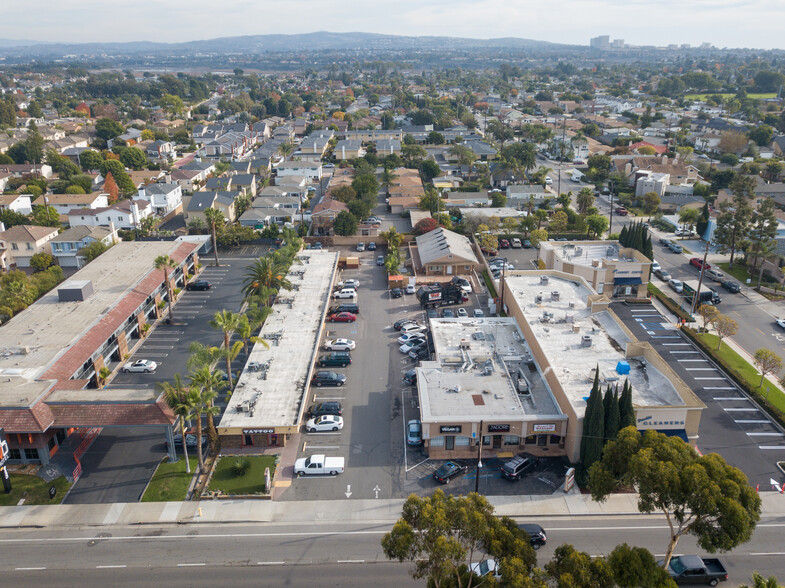 Primary Photo Of 2428 Newport Blvd, Costa Mesa Unknown For Lease