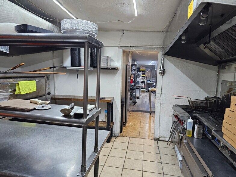 More Photos Of 1103 Mason St, San Antonio Restaurant For Sale