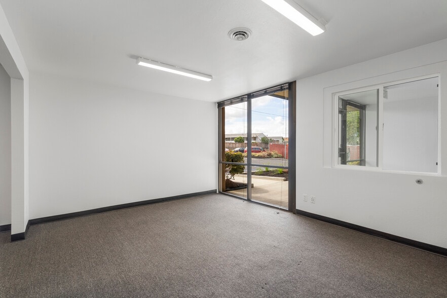 More Photos Of 2505 Amaral Ct, Hayward Warehouse For Sale