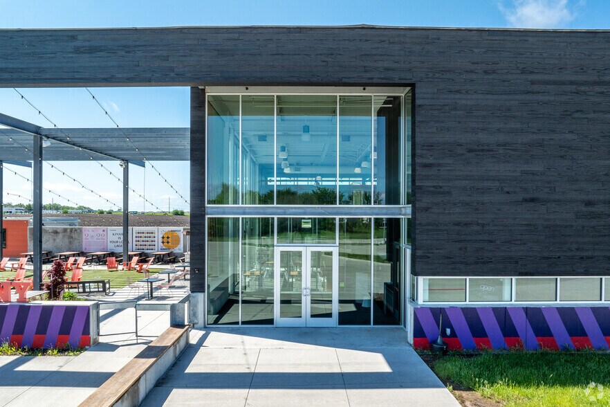 More Photos Of 255 NW Sunrise Dr, Waukee Light Manufacturing For Sale