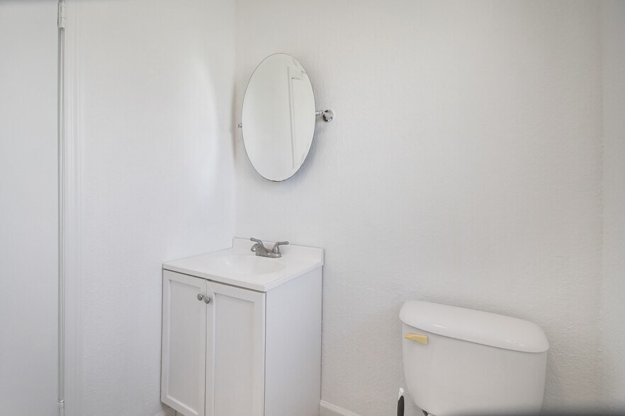 More Photos Of 1873 Everlee Rd, Jacksonville Industrial For Sale