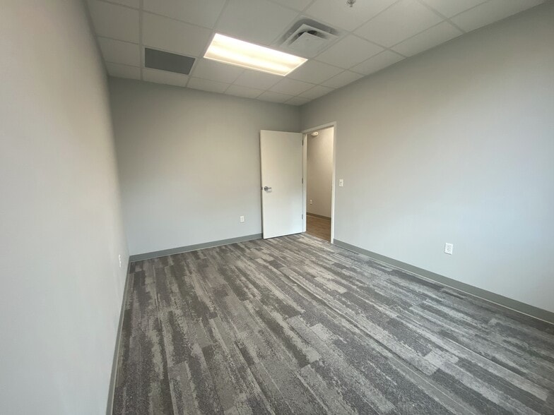 More Photos Of 1880 N Stonebridge Dr, McKinney Medical For Sale