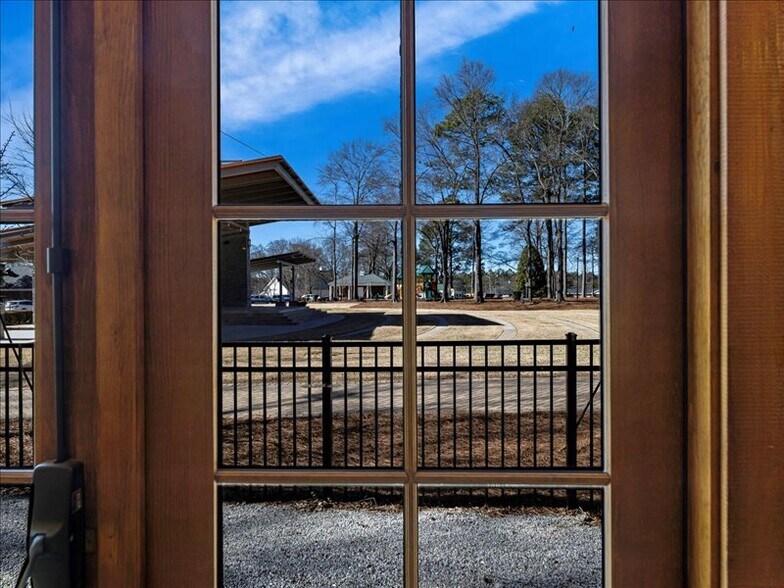 More Photos Of 2057 Grayson Hwy, Grayson Freestanding For Sale