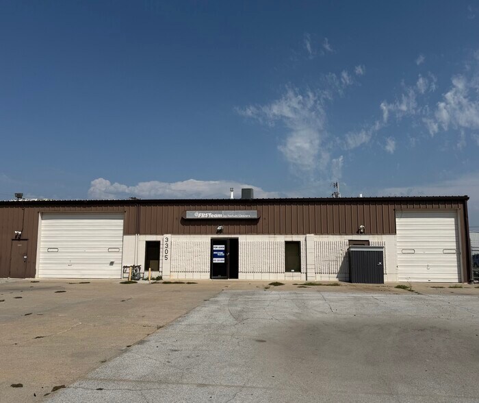 More Photos Of 3305 S 66th Avenue Cir, Omaha Warehouse For Lease