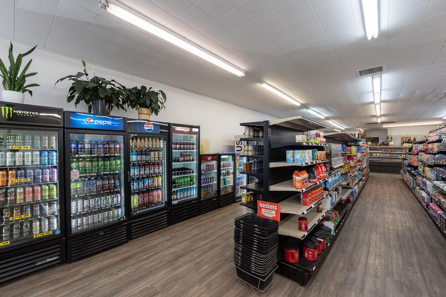 More Photos Of 205 Main St, Louisville Storefront For Sale