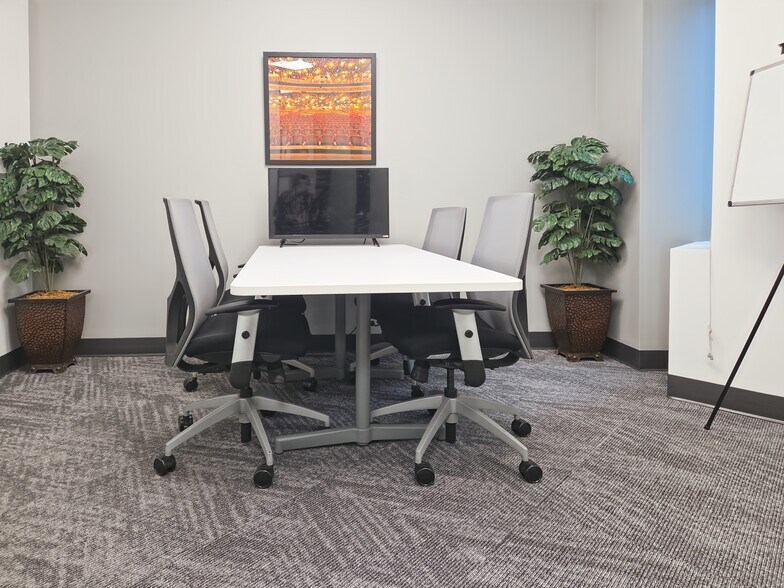More Photos Of 6701 Koll Center Pky, Pleasanton Coworking Space