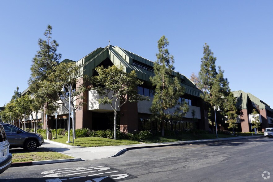 More Photos Of 23430 Hawthorne Blvd, Torrance Unknown For Lease