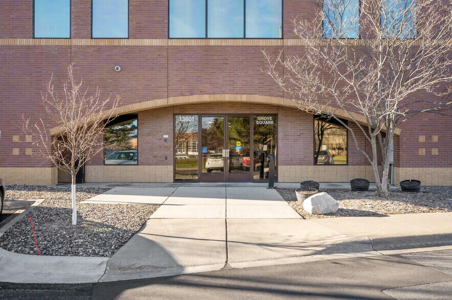 More Photos Of 13601 80th Cir N, Maple Grove Medical For Lease