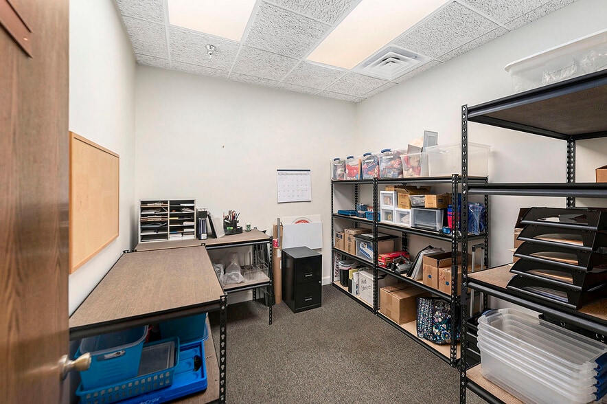 More Photos Of 115-125 E Park St, Olathe Office For Sale