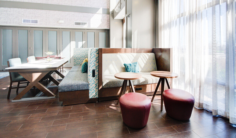 More Photos Of 4617 7th St, Bay City Hotel For Sale