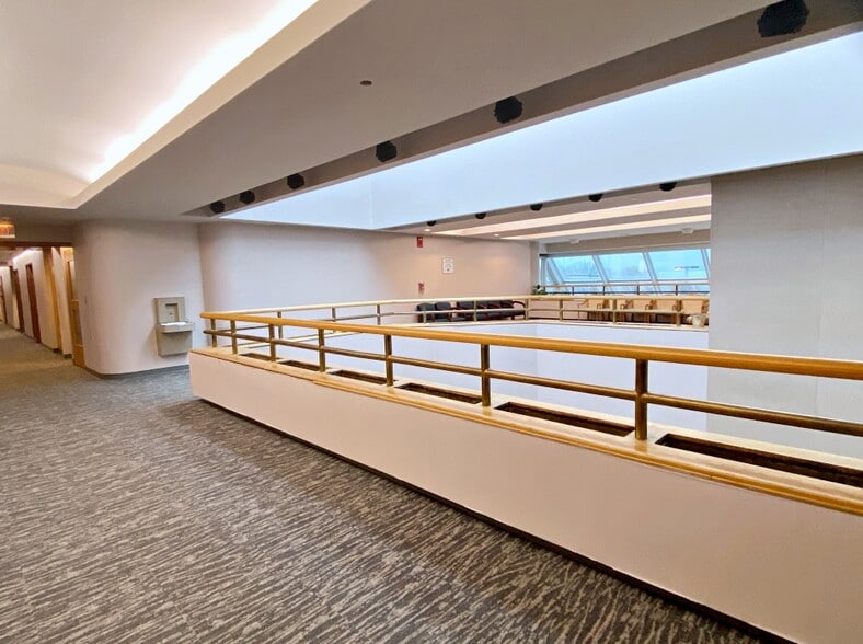 More Photos Of 3 Woodland Rd, Stoneham Medical For Lease