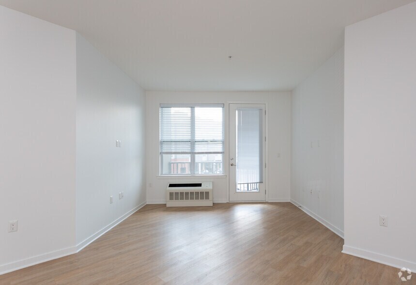 More Photos Of 56 Broad St, Bloomfield Apartments For Lease