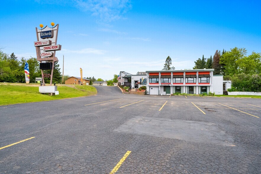 More Photos Of W11466 US Hwy 8, Dunbar Restaurant For Sale