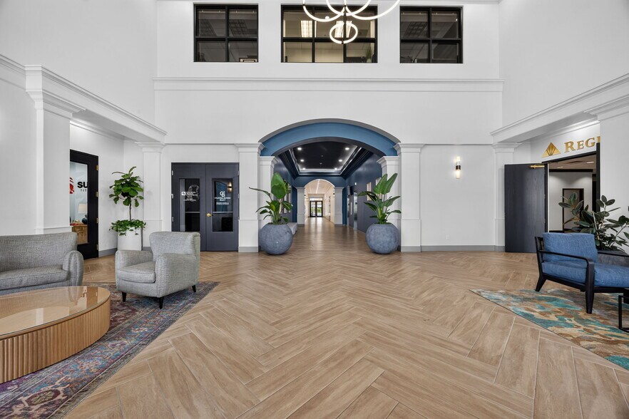 More Photos Of 4851 tamiami Trl N, Naples Office For Lease