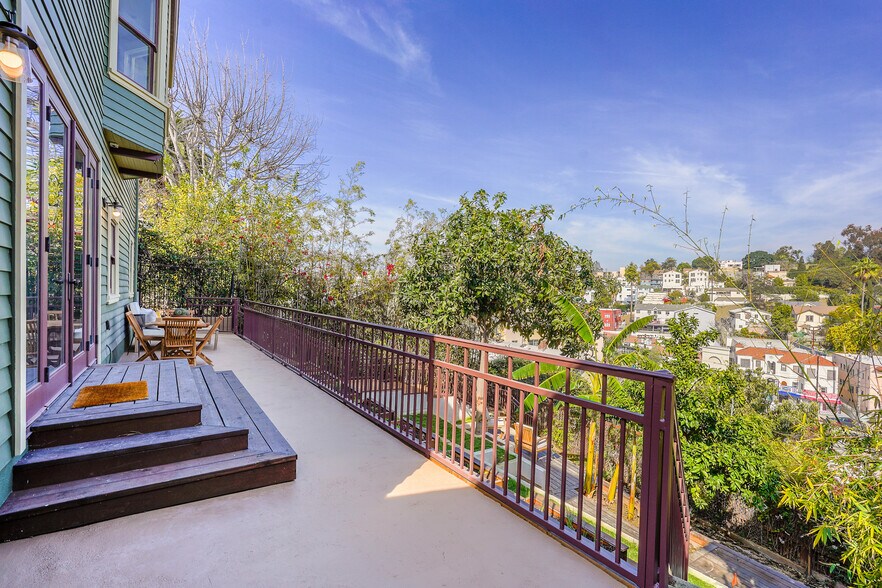 More Photos Of 844 E Kensington Rd, Los Angeles Specialty For Sale