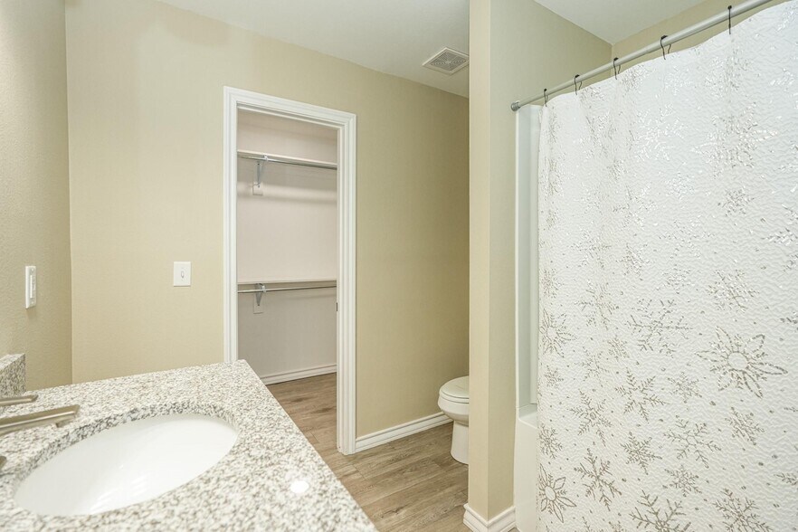 More Photos Of 8133 W 7th St, Texarkana Apartments For Sale