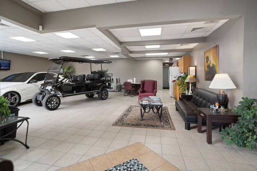 More Photos Of 2000 Columbia Ave, Franklin Freestanding For Sale