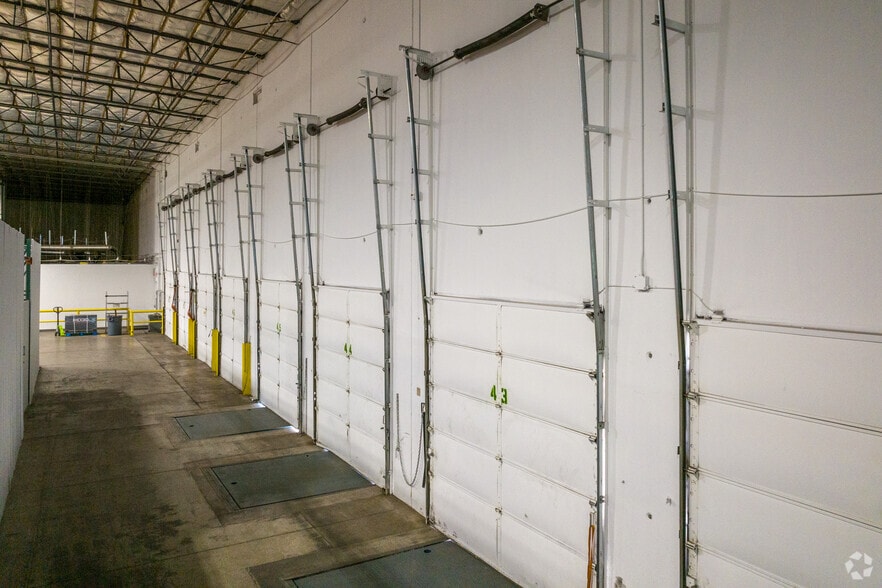 More Photos Of 250 Vista Blvd, Sparks Warehouse For Lease