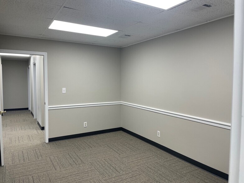More Photos Of 363 Pierce Ave, Macon-Bibb Office For Sale