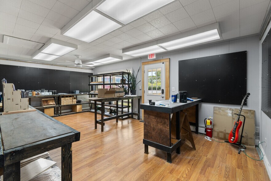 More Photos Of 7000 Manchester Rd, Canal Fulton Office For Sale