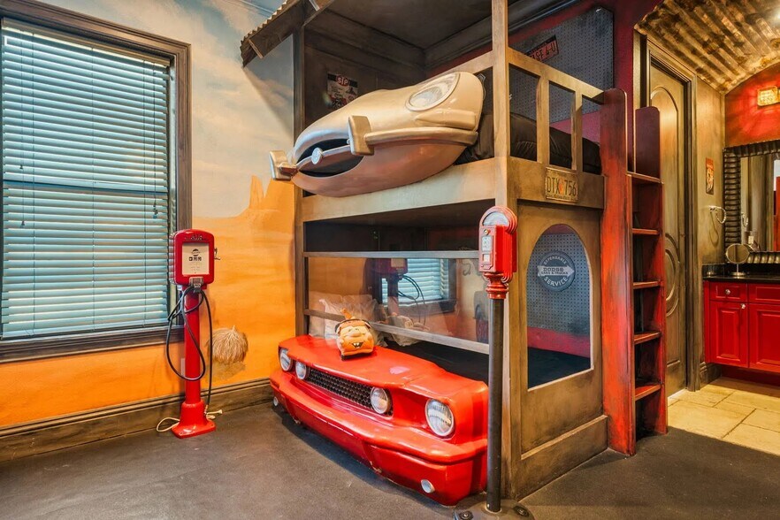 More Photos Of 521 Muirfield Loop, Reunion Specialty For Sale