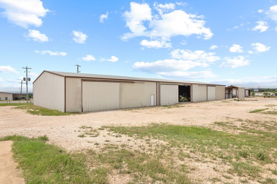 More Photos Of 2684 W US Highway 290, Fredericksburg Warehouse For Sale