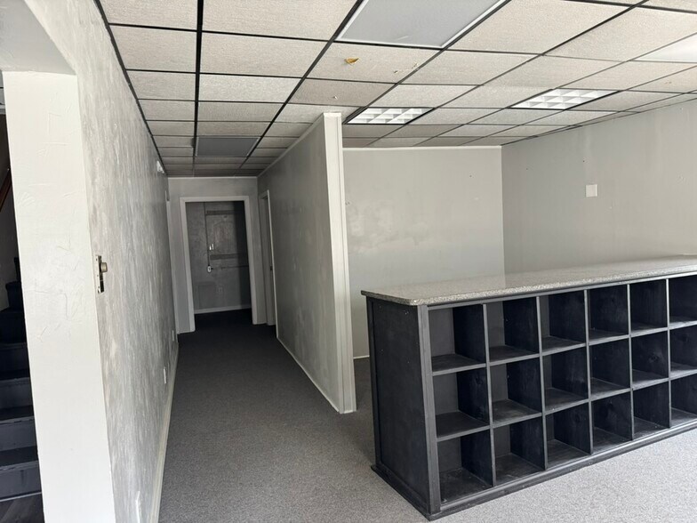 More Photos Of 437 Cavitt Ave, Trafford Office For Lease