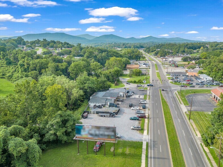 More Photos Of 1474 Peters Creek Rd NW, Roanoke Auto Repair For Sale