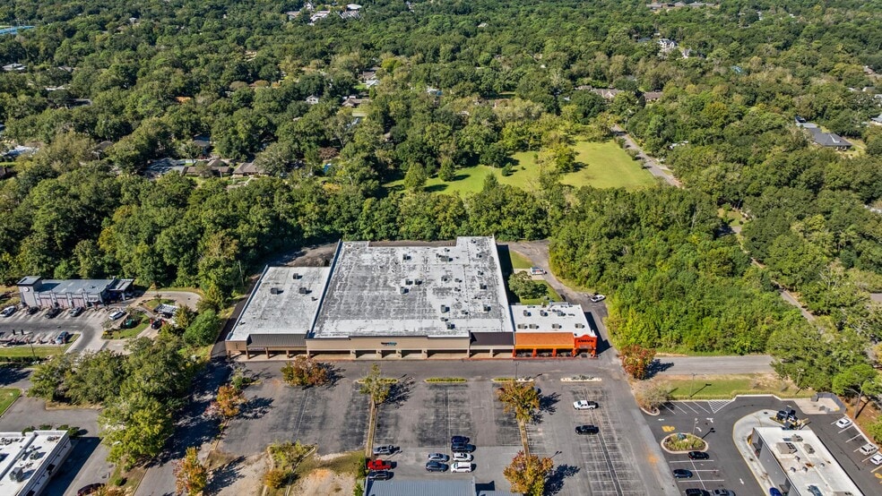 More Photos Of 90-104 Ecor Rouge Pl, Fairhope General Retail For Sale